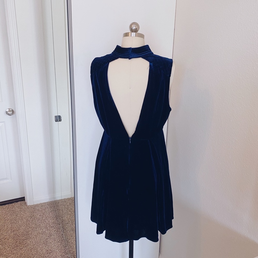 Navy‎ Blue Velvet Dress - Picture 6 of 8
